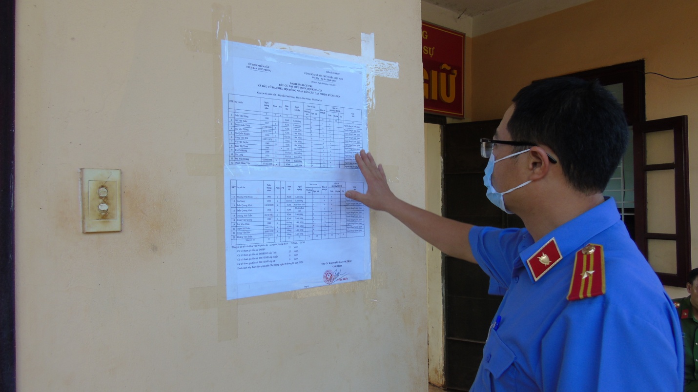 Viện KSND huyện Chư Prông tăng cường kiểm sát đảm bảo quyền bầu cử  của người bị tạm giữ, tạm giam tại Nhà tạm giữ Công an huyện